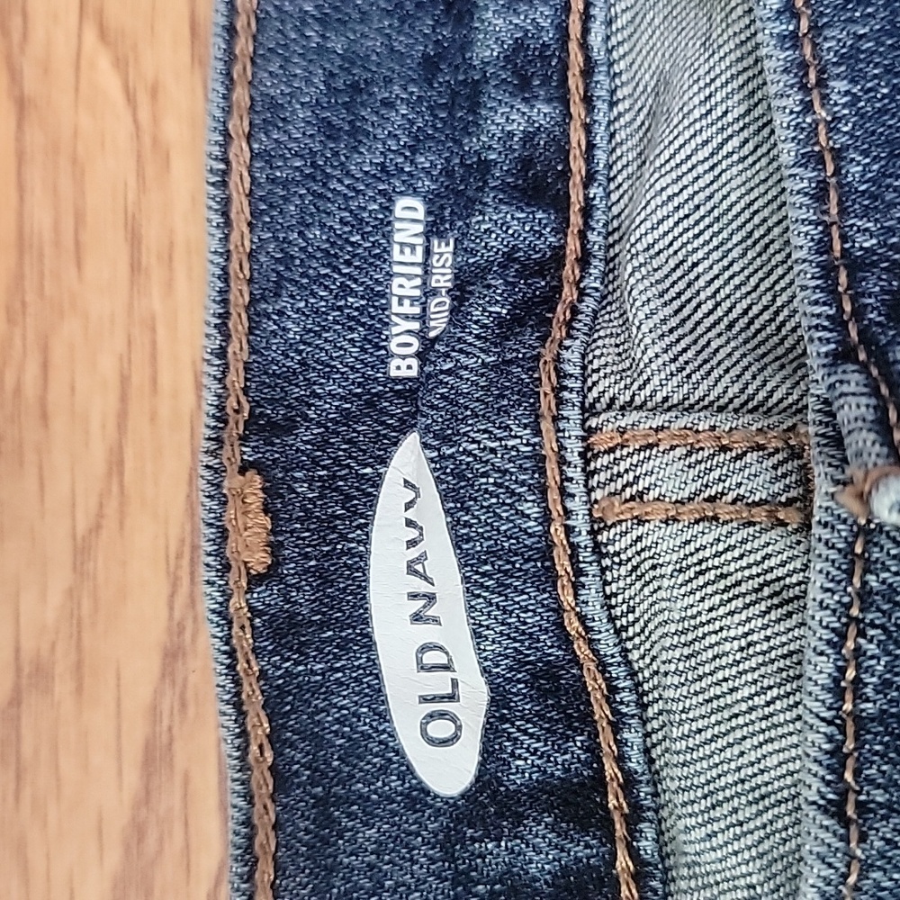 Old Navy Boyfriend Mid Rise Jeans Size 8 - Picture 4 of 10